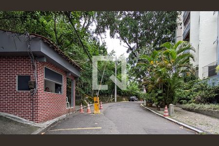 Apartamento à venda com 76m², 2 quartos e 1 vagaFachada e portaria