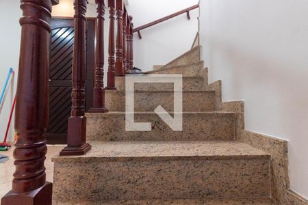 Escada de casa à venda com 3 quartos, 120m² em Parque Boturussu, São Paulo