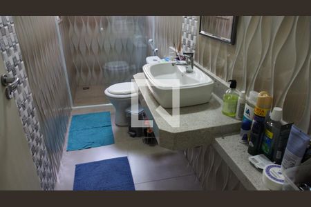 Casa à venda com 230m², 3 quartos e 5 vagasBanheiro do Quarto Suíte