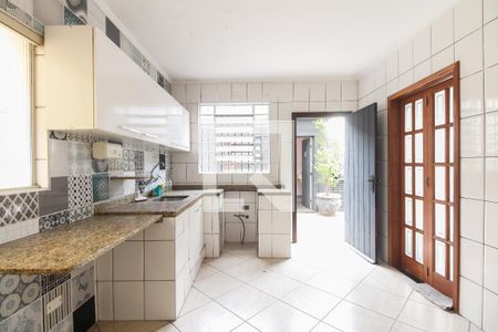 Casa para alugar com 150m², 3 quartos e 3 vagasCozinha 