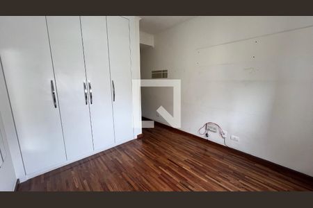 Apartamento à venda com 218m², 3 quartos e 2 vagas Apartamento à venda com 218m², 3 quartos e 2 vagasQuarto