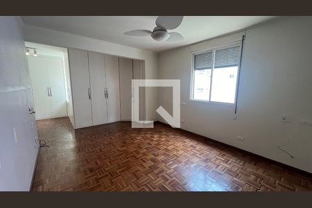 Apartamento à venda com 218m², 3 quartos e 2 vagas Apartamento à venda com 218m², 3 quartos e 2 vagasCloset da suíte 2