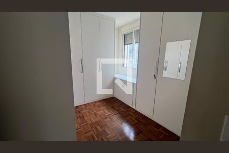 Apartamento à venda com 218m², 3 quartos e 2 vagas Apartamento à venda com 218m², 3 quartos e 2 vagasCloset da suite 2