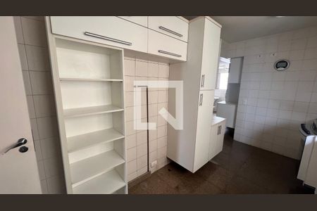 Apartamento à venda com 218m², 3 quartos e 2 vagas Apartamento à venda com 218m², 3 quartos e 2 vagasCozinha - Armários