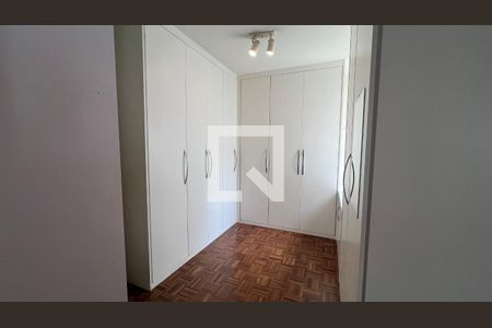 Apartamento à venda com 218m², 3 quartos e 2 vagas Apartamento à venda com 218m², 3 quartos e 2 vagasCloset da suíte 2