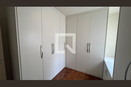 Apartamento à venda com 218m², 3 quartos e 2 vagas Apartamento à venda com 218m², 3 quartos e 2 vagasCloset da suíte 2