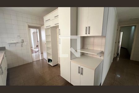 Apartamento à venda com 218m², 3 quartos e 2 vagas Apartamento à venda com 218m², 3 quartos e 2 vagasCozinha - Armários