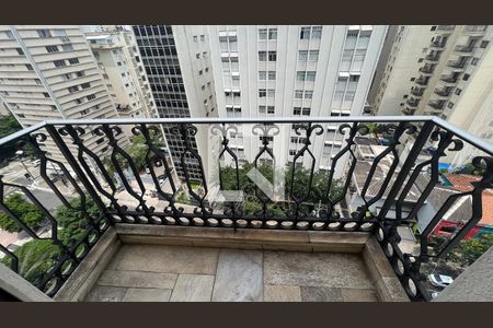 Apartamento à venda com 218m², 3 quartos e 2 vagas Apartamento à venda com 218m², 3 quartos e 2 vagasSacada
