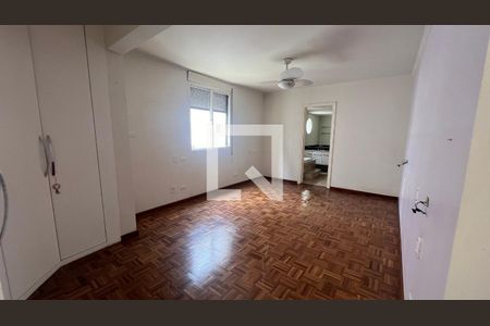Apartamento à venda com 218m², 3 quartos e 2 vagas Apartamento à venda com 218m², 3 quartos e 2 vagasCloset da suíte 2