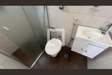 Apartamento à venda com 218m², 3 quartos e 2 vagas Apartamento à venda com 218m², 3 quartos e 2 vagasBanheiro de serviço