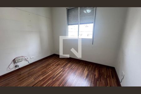 Apartamento à venda com 218m², 3 quartos e 2 vagas Apartamento à venda com 218m², 3 quartos e 2 vagasQuarto