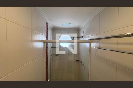 Apartamento à venda com 218m², 3 quartos e 2 vagas Apartamento à venda com 218m², 3 quartos e 2 vagasBanheiro da Suíte 1