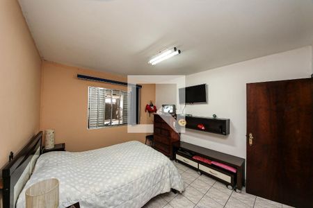 Casa à venda com 500m², 5 quartos e 4 vagas Casa à venda com 500m², 5 quartos e 4 vagasQuarto