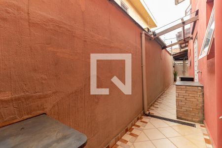 Casa à venda com 95m², 2 quartos e 2 vagasCorredor Lateral
