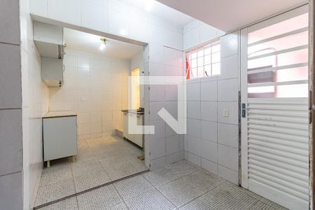 Casa à venda com 95m², 2 quartos e 2 vagasCozinha da Edícula