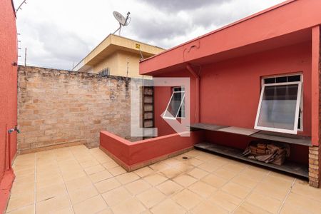 Casa à venda com 95m², 2 quartos e 2 vagasQuintal
