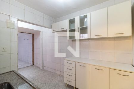 Casa à venda com 95m², 2 quartos e 2 vagasCozinha da Edícula