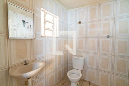 Banheiro de casa para alugar com 1 quarto, 48m² em Vila Fachini, São Paulo