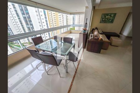 Varanda e Sala de apartamento à venda com 3 quartos, 130m² em Vila Romana, São Paulo