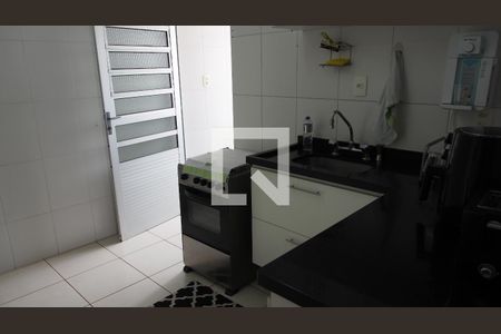 Cozinha de apartamento à venda com 2 quartos, 84m² em Jardim Pacaembu, Jundiaí
