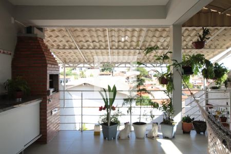 Casa à venda com 220m², 4 quartos e 2 vagasArea de Serviço e Area Gourmet