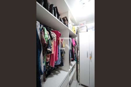 Casa à venda com 220m², 4 quartos e 2 vagasCloset da Suite 1