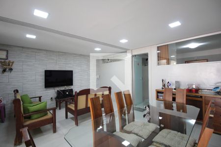 Casa à venda com 220m², 4 quartos e 2 vagasSala de TV