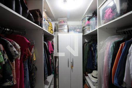 Casa à venda com 220m², 4 quartos e 2 vagasCloset da Suite 1