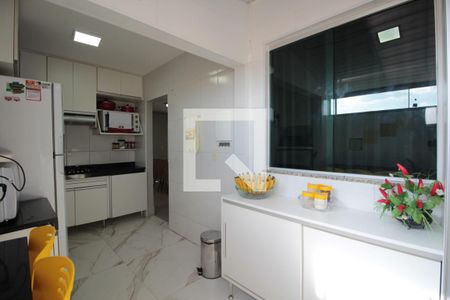 Casa à venda com 220m², 4 quartos e 2 vagasCozinha