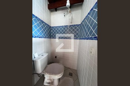 Casa à venda com 352m², 4 quartos e 4 vagasBanheiro