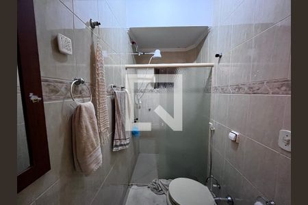 Casa à venda com 352m², 4 quartos e 4 vagasBanheiro