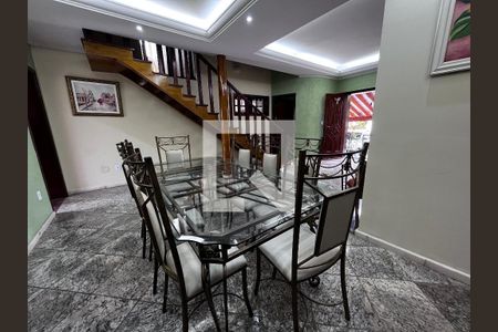 Casa à venda com 352m², 4 quartos e 4 vagasCozinha