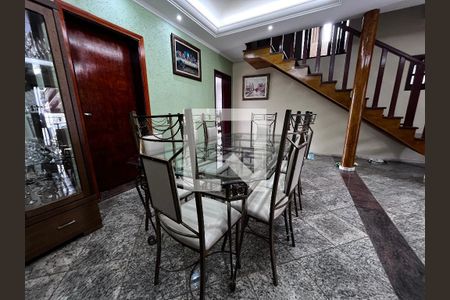 Casa à venda com 352m², 4 quartos e 4 vagasCozinha