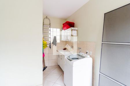 Casa à venda com 290m², 3 quartos e 8 vagasÁrea de Serviço