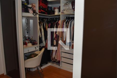 Apartamento à venda com 185m², 3 quartos e 3 vagasCloset da suíte 1
