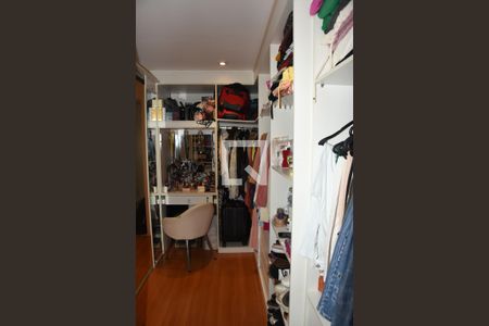 Apartamento à venda com 185m², 3 quartos e 3 vagasCloset da suíte 1