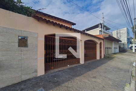 Casa para alugar com 250m², 4 quartos e 4 vagasFachada