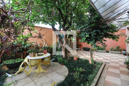 Casa para alugar com 250m², 4 quartos e 4 vagasQuintal