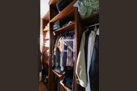 Casa para alugar com 250m², 4 quartos e 4 vagasCloset