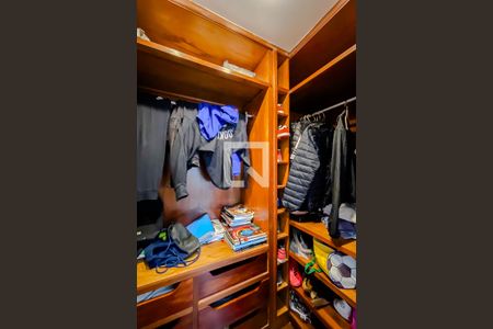 Apartamento à venda com 200m², 3 quartos e 3 vagasCloset do quarto 2