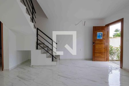 Sala de casa de condomínio à venda com 2 quartos, 120m² em Vargem Grande, Rio de Janeiro