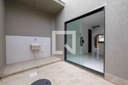 Casa de condomínio à venda com 120m², 2 quartos e 1 vagaÁrea de Serviço