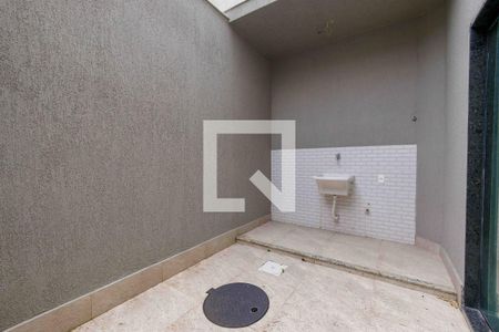 Casa de condomínio à venda com 120m², 2 quartos e 1 vagaÁrea de Serviço