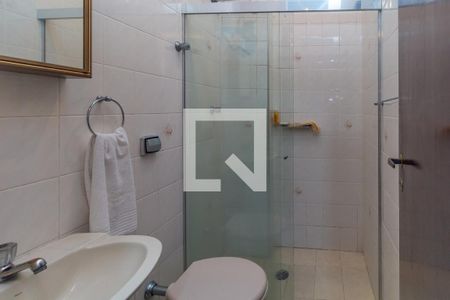 Casa à venda com 308m², 4 quartos e 3 vagasBanheiro da Suíte 1