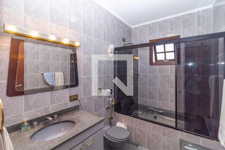 Casa à venda com 308m², 4 quartos e 3 vagasBanheiro da Suíte 2