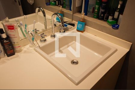 Apartamento à venda com 74m², 2 quartos e 1 vagaBanheiro da Suíte