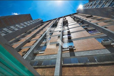 Apartamento para alugar com 69m², 2 quartos e 1 vagaFachada