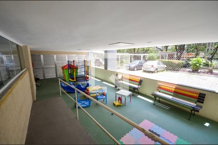Apartamento para alugar com 69m², 2 quartos e 1 vagaÁrea comum - Playground