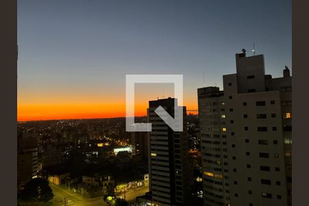 Vista da sacada - fim de tarde de apartamento para alugar com 3 quartos, 116m² em Água Verde, Curitiba