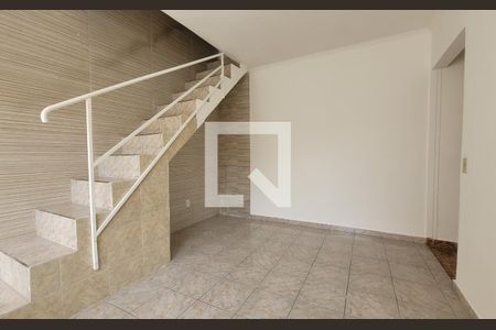 Sala de casa para alugar com 2 quartos, 75m² em Vila Metalurgica, Santo André